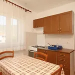 With A Parking Space - 7994 Διαμέρισμα Cres
