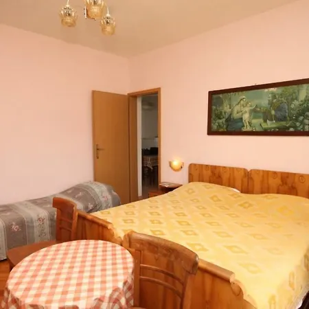 Apartmán With A Parking Space - 7994