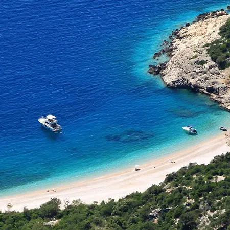 With A Parking Space - 7994 アパート *