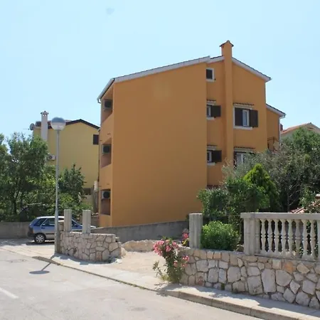 With A Parking Space - 7994 *