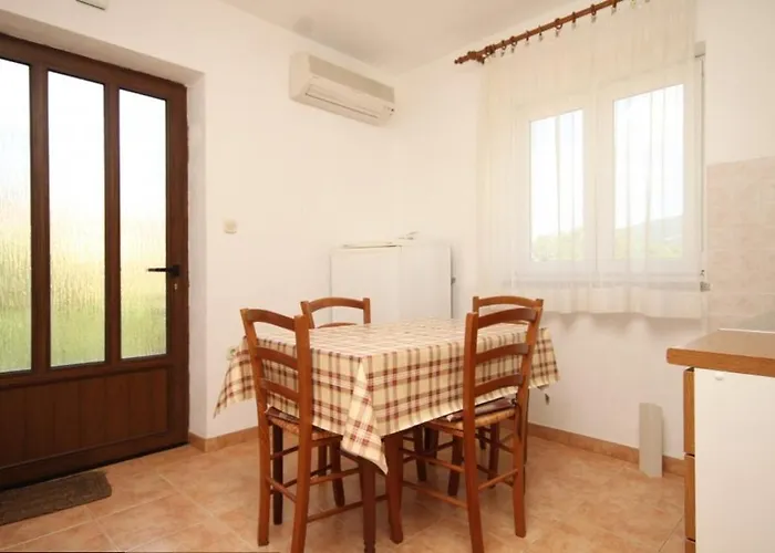 With A Parking Space - 7994 アパート