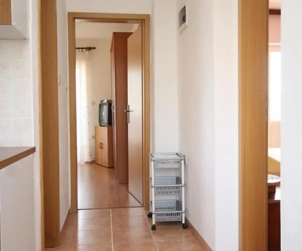 With A Parking Space - 7994 * ツレス